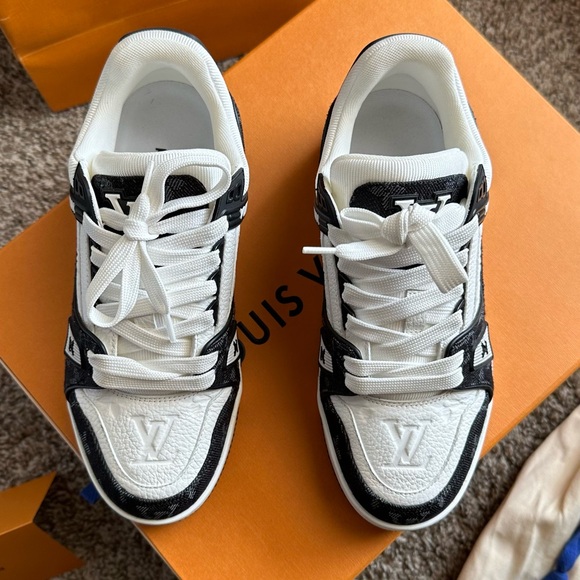 Louis Vuitton LV Trainer White Black - Picture 3 of 6